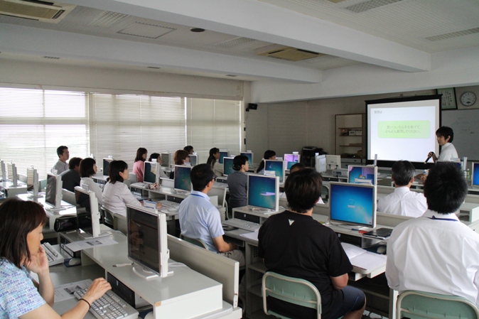 佐野市立田沼西中学校にて、「ネットの危険」に関する教員・PTA向け勉強会を行いました